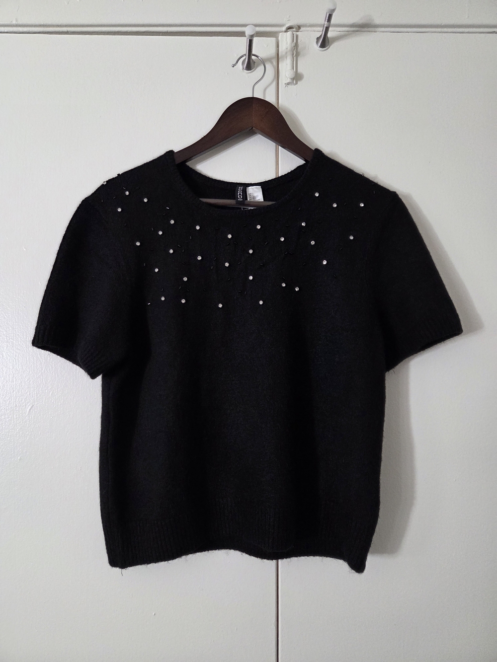 H&M Black Short Sleeve Pearl-Appliqué Sweater Top - Women
